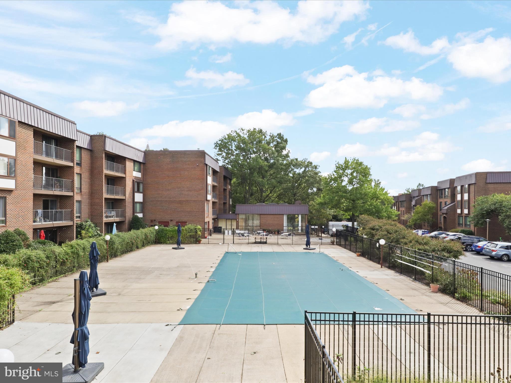 130 ROBERTS LANE 201
