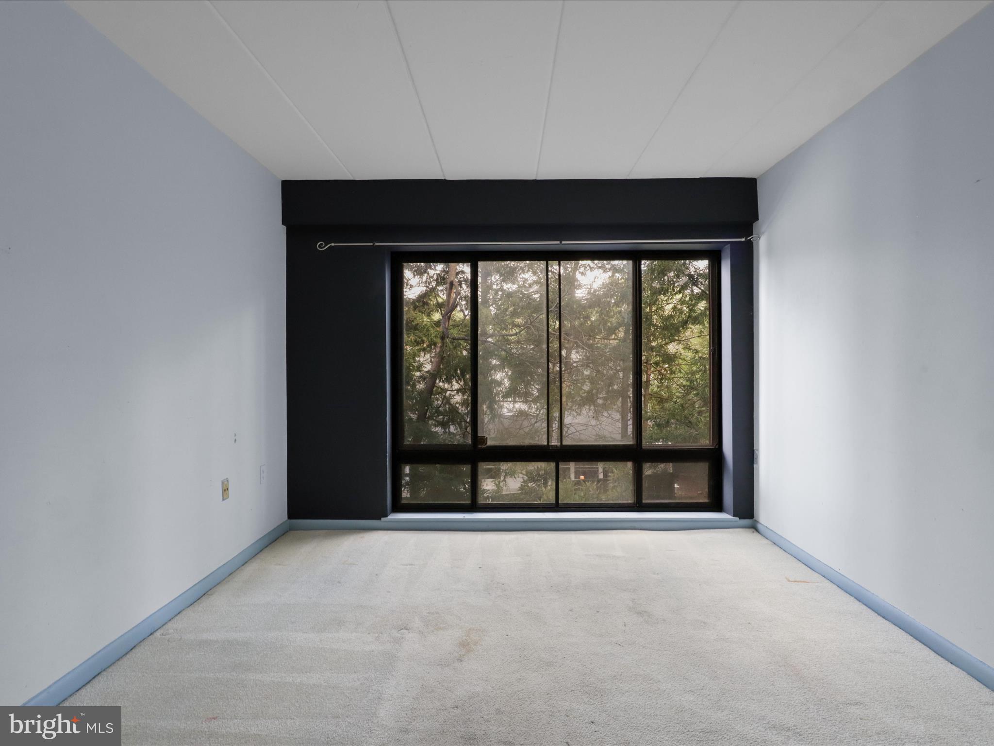 130 ROBERTS LANE 201