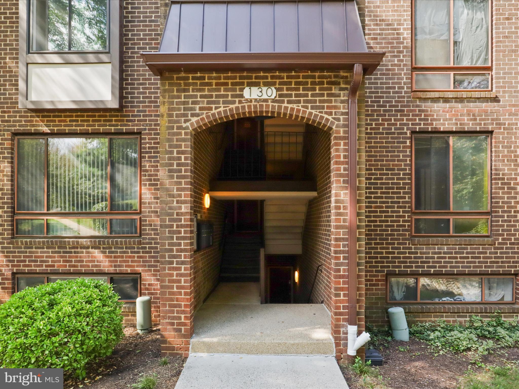 130 ROBERTS LANE 201