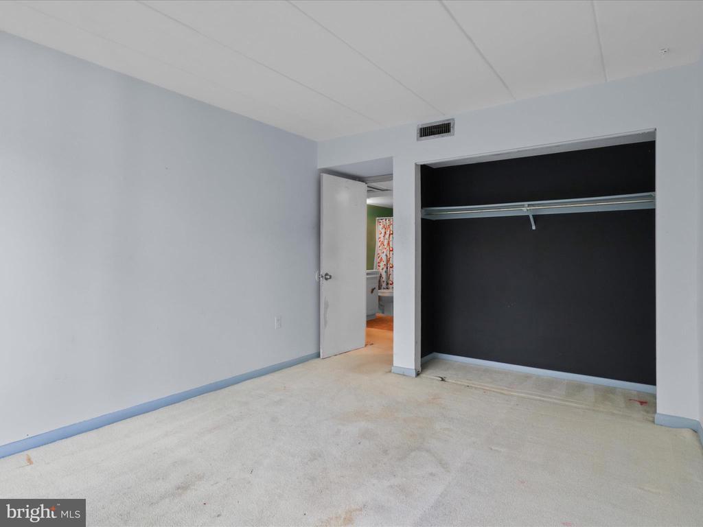 130 ROBERTS LANE 201