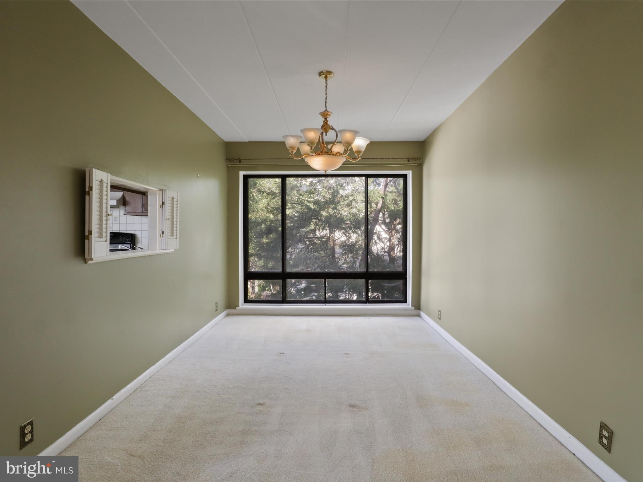 130 ROBERTS LANE 201