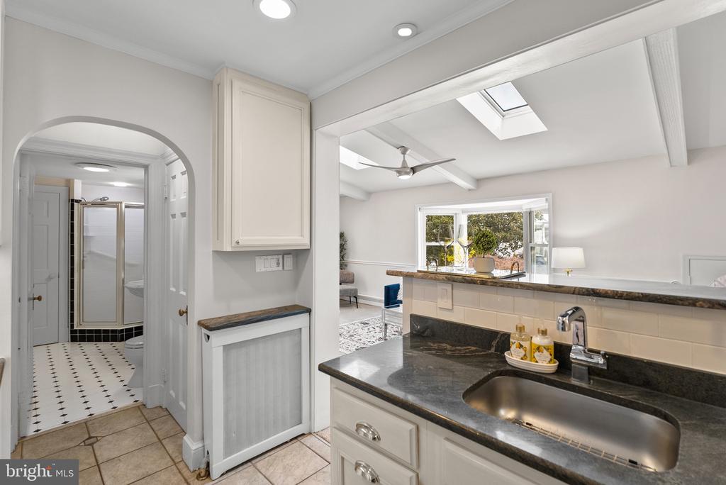 715 W VIEW TERRACE