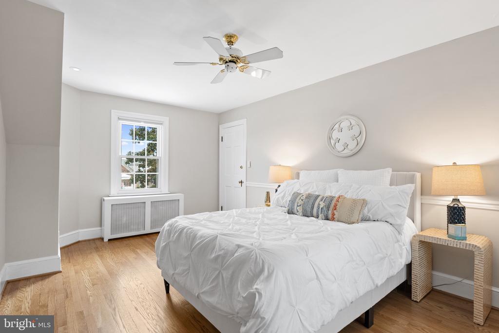 715 W VIEW TERRACE