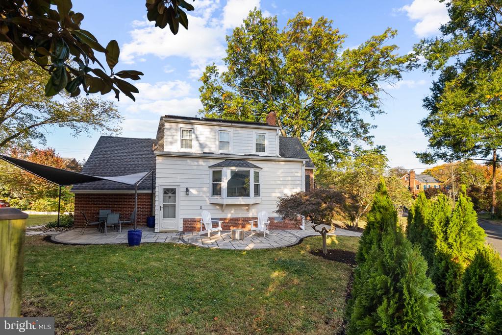 715 W VIEW TERRACE