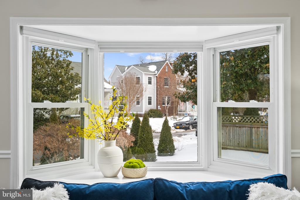 715 W VIEW TERRACE