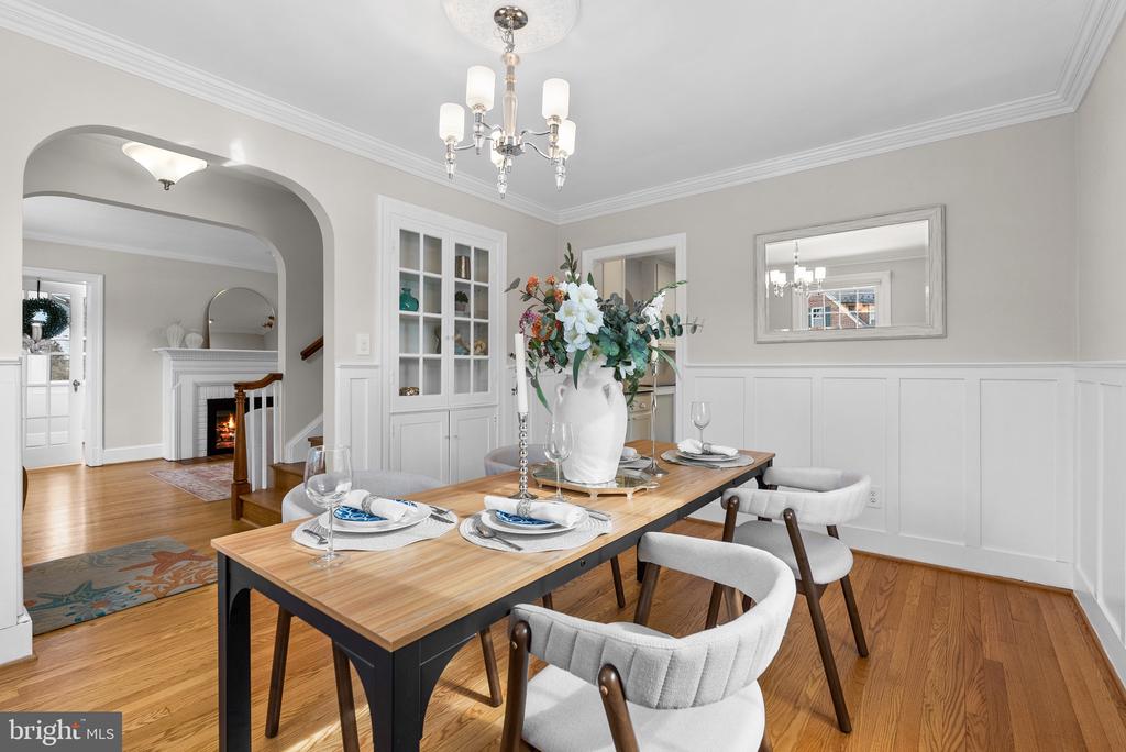 715 W VIEW TERRACE