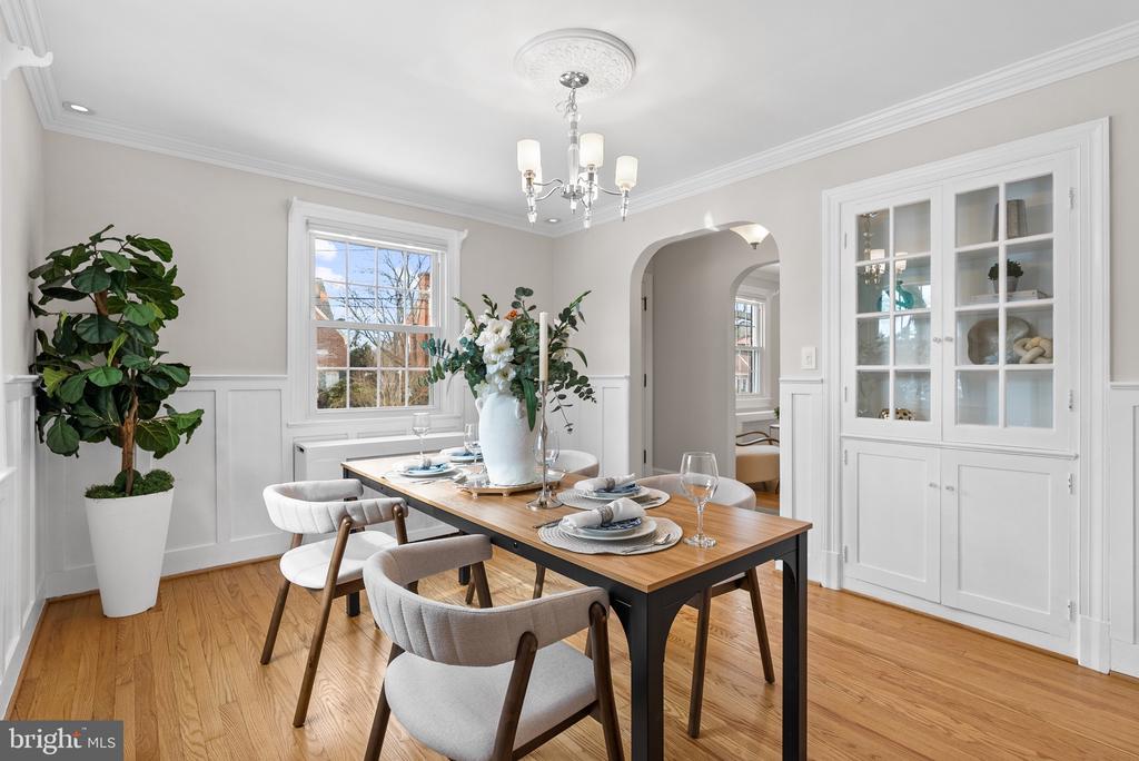 715 W VIEW TERRACE