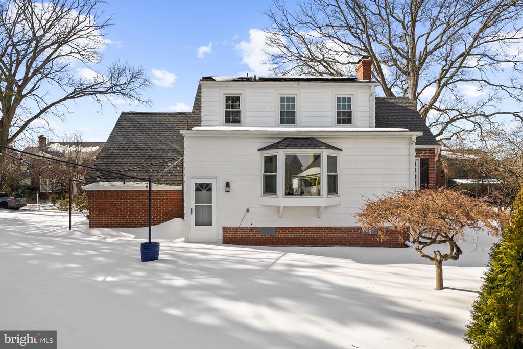 715 W VIEW TERRACE