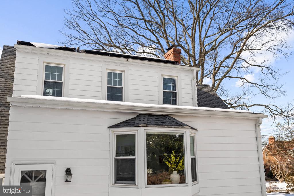 715 W VIEW TERRACE