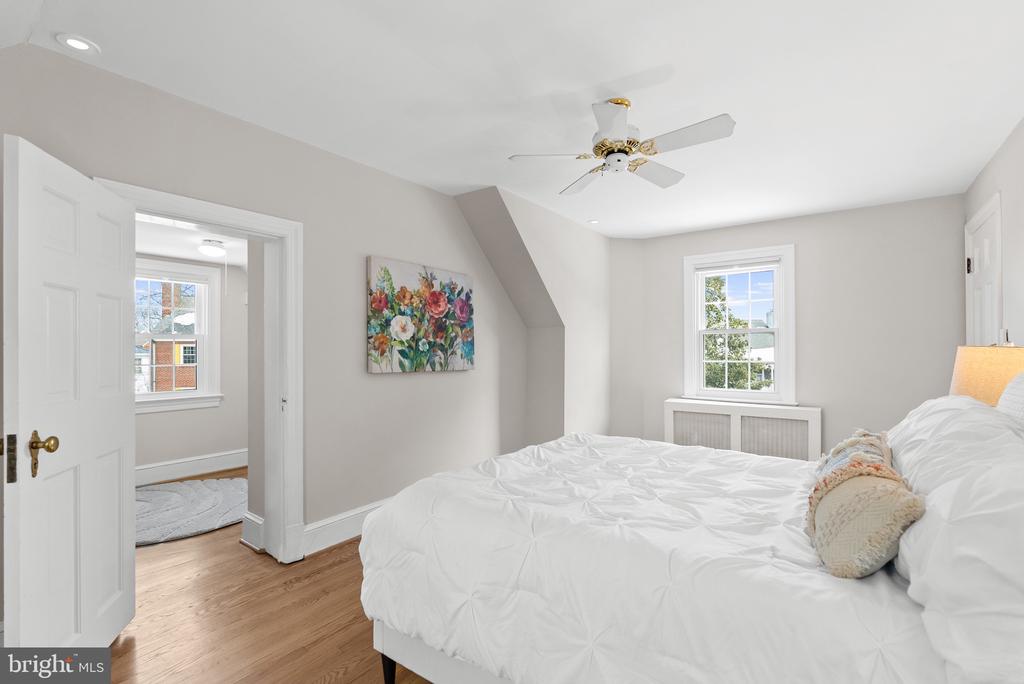 715 W VIEW TERRACE