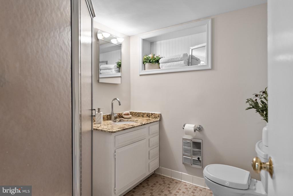 715 W VIEW TERRACE