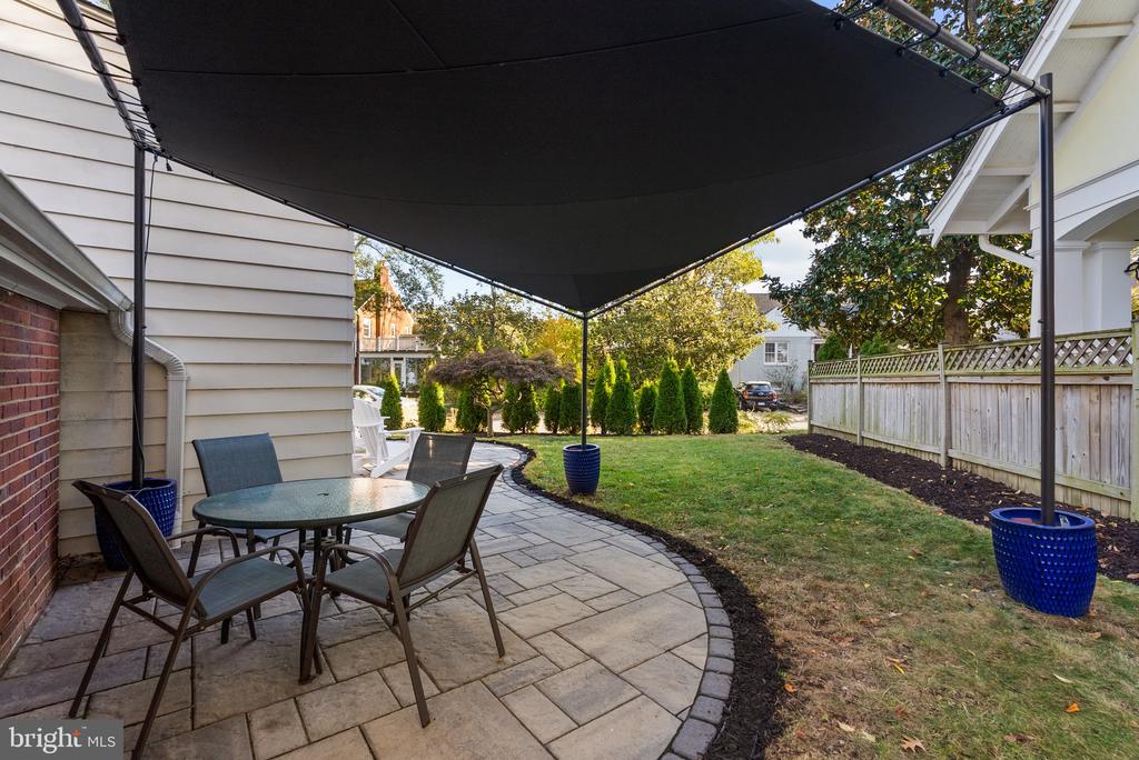 715 W VIEW TERRACE