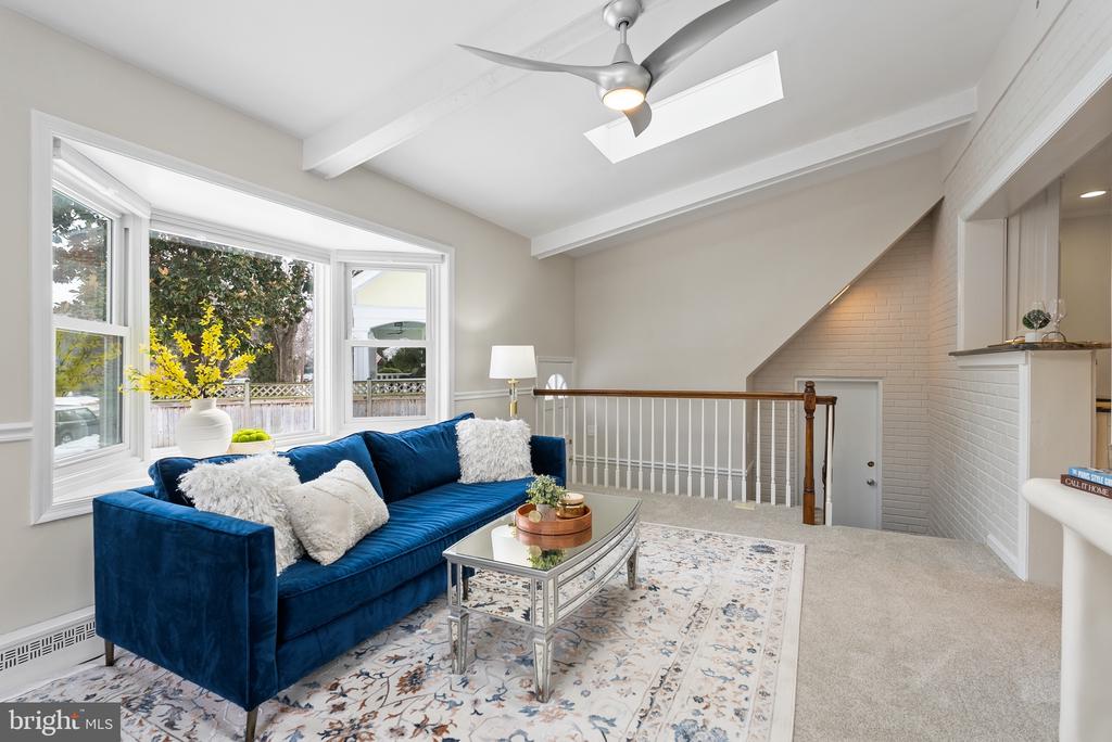715 W VIEW TERRACE