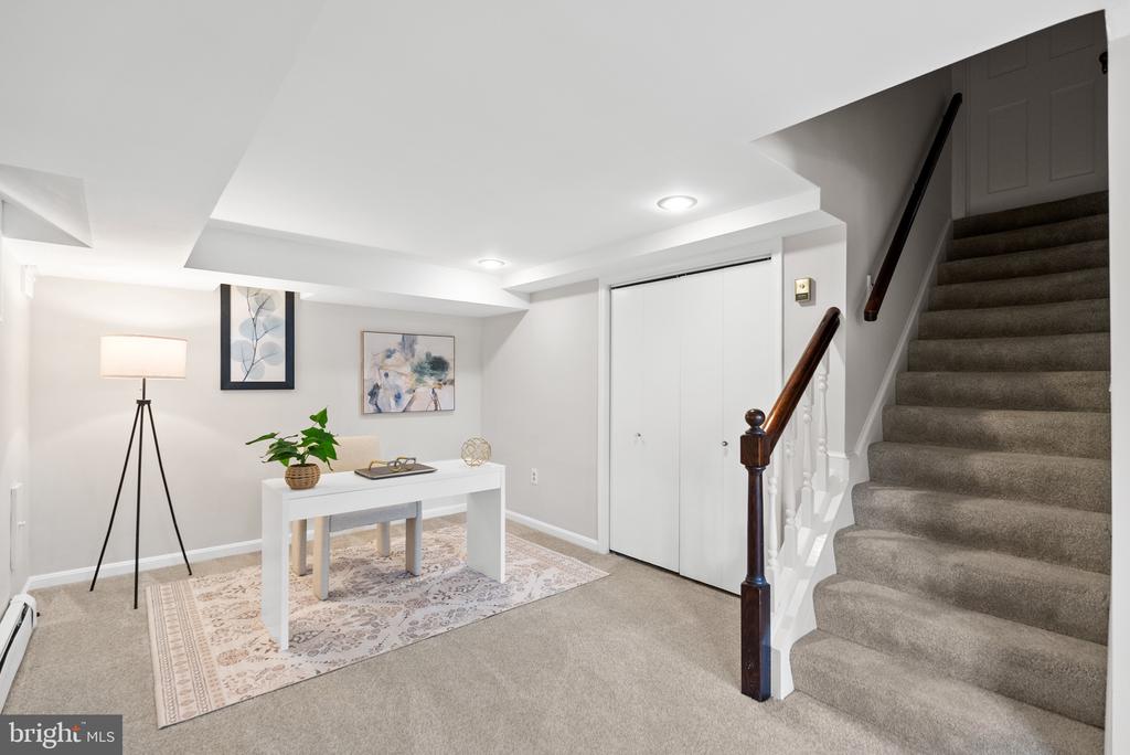 715 W VIEW TERRACE