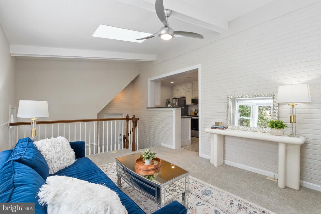 715 W VIEW TERRACE