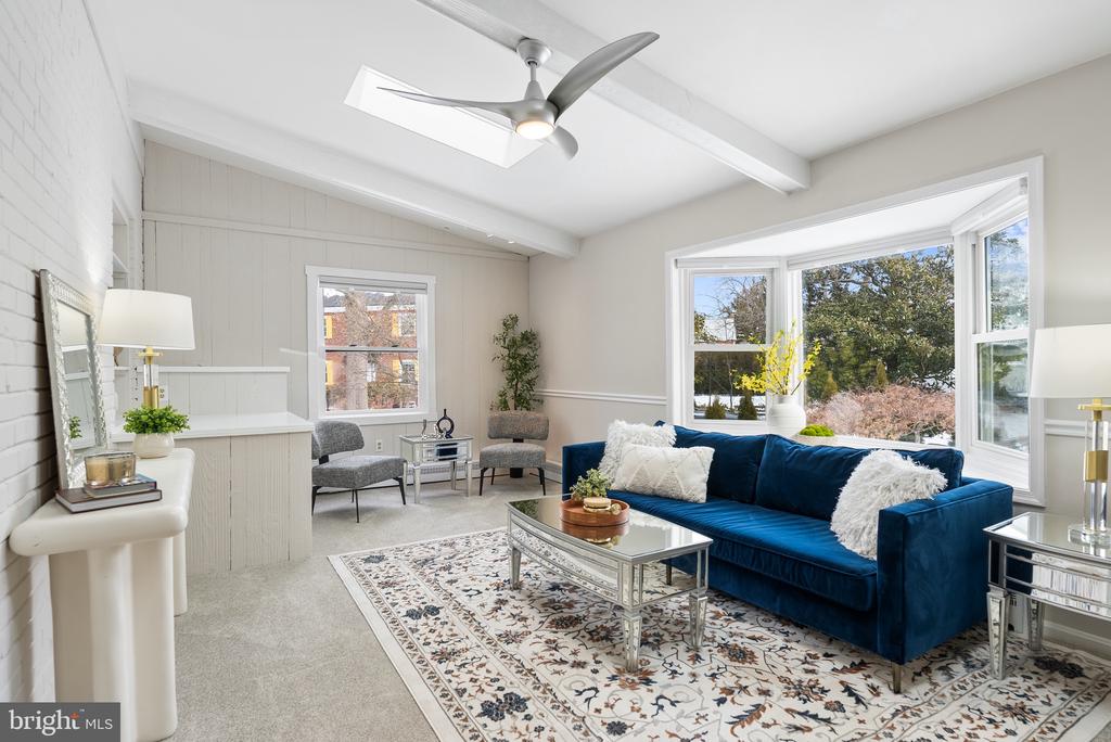 715 W VIEW TERRACE