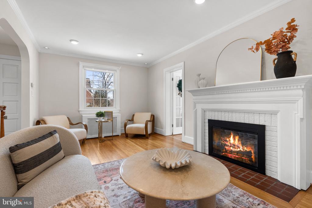 715 W VIEW TERRACE