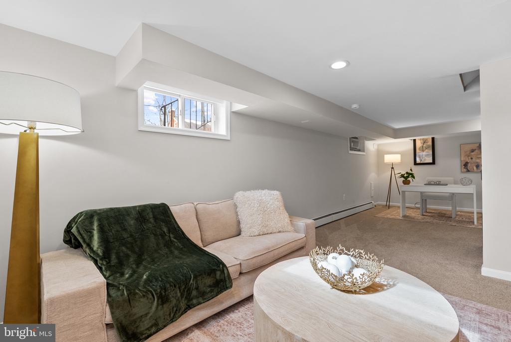 715 W VIEW TERRACE
