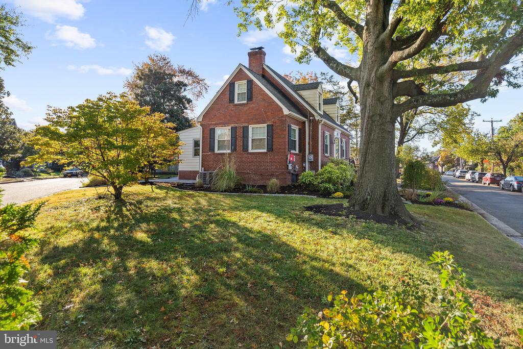 715 W VIEW TERRACE
