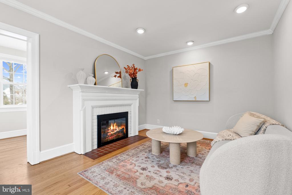 715 W VIEW TERRACE