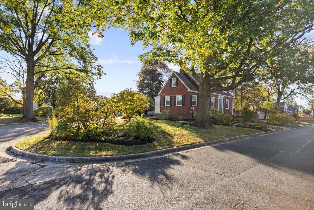 715 W VIEW TERRACE