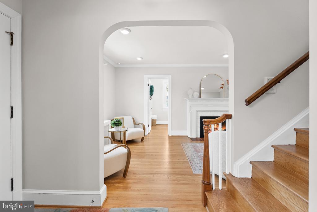 715 W VIEW TERRACE