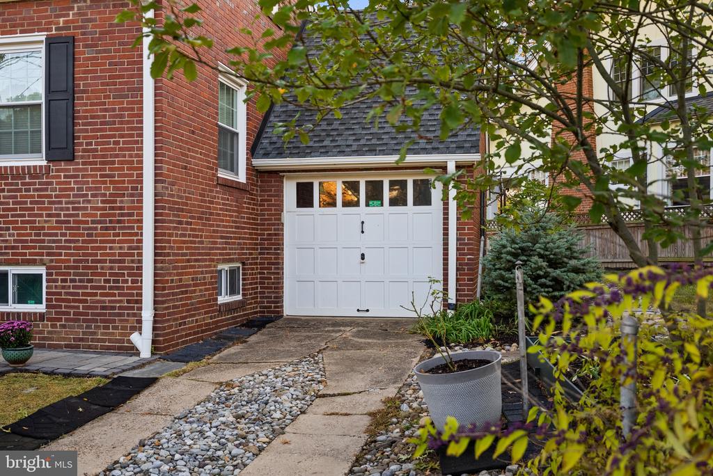 715 W VIEW TERRACE