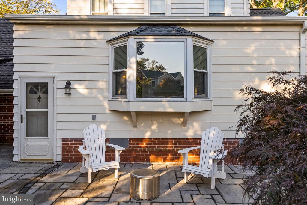715 W VIEW TERRACE