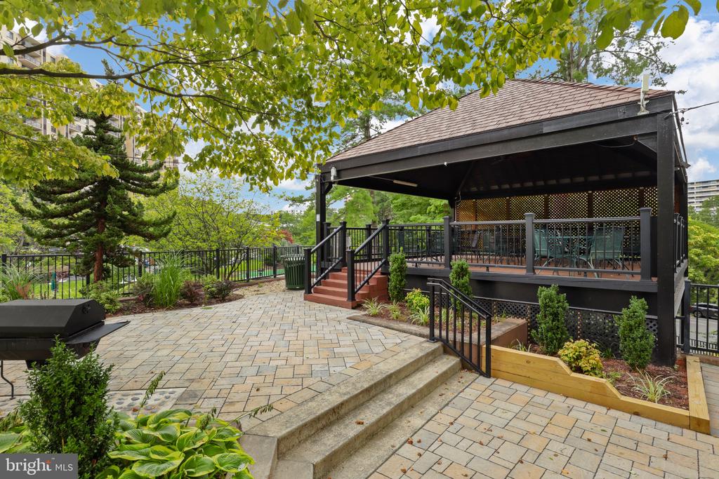 205 YOAKUM PARKWAY 1724