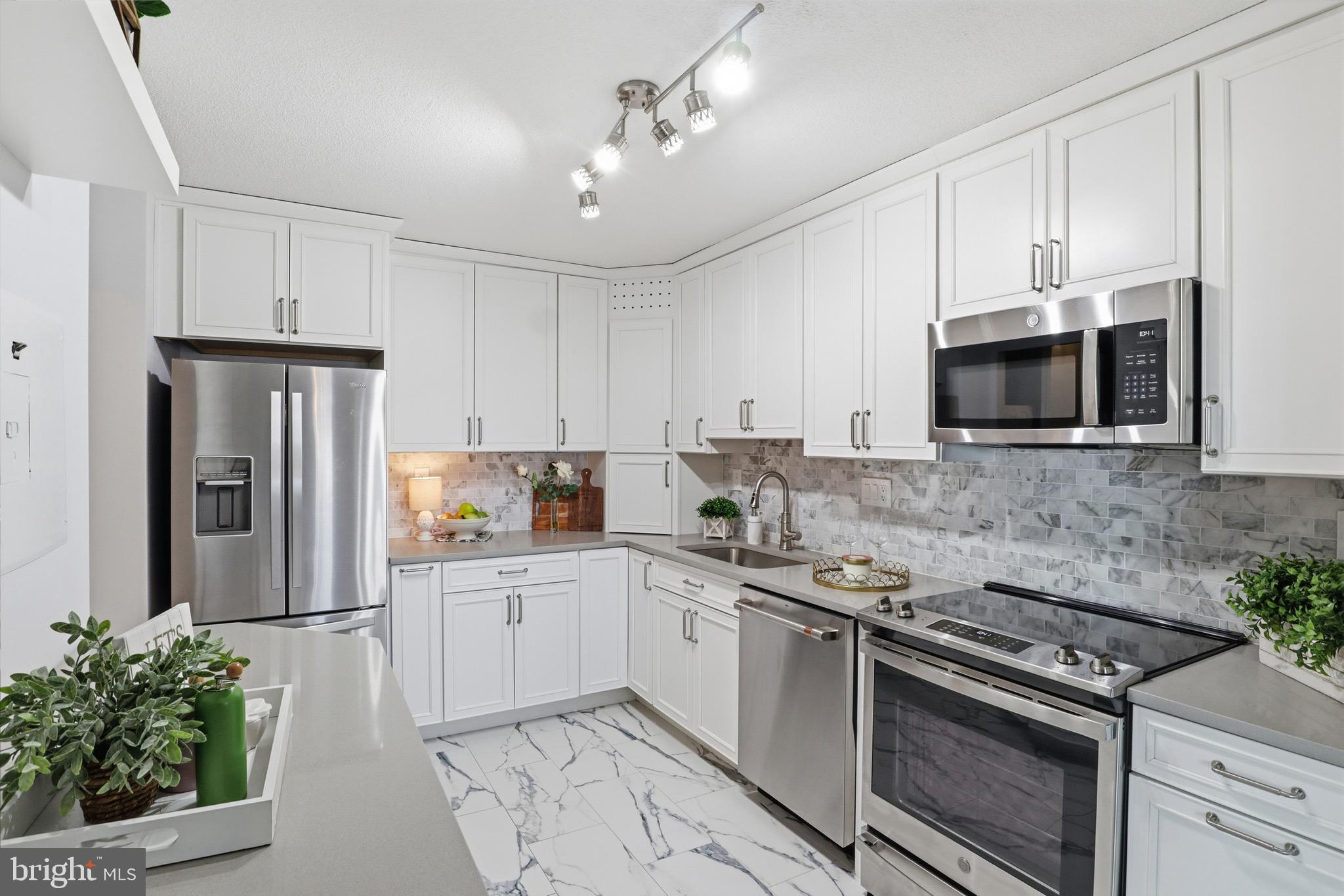 205 YOAKUM PARKWAY 1724