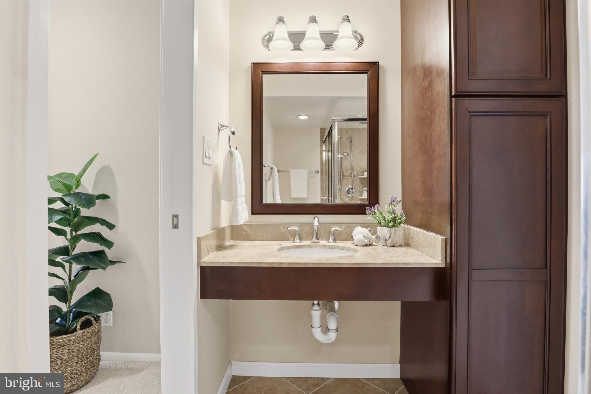 205 YOAKUM PARKWAY 1724