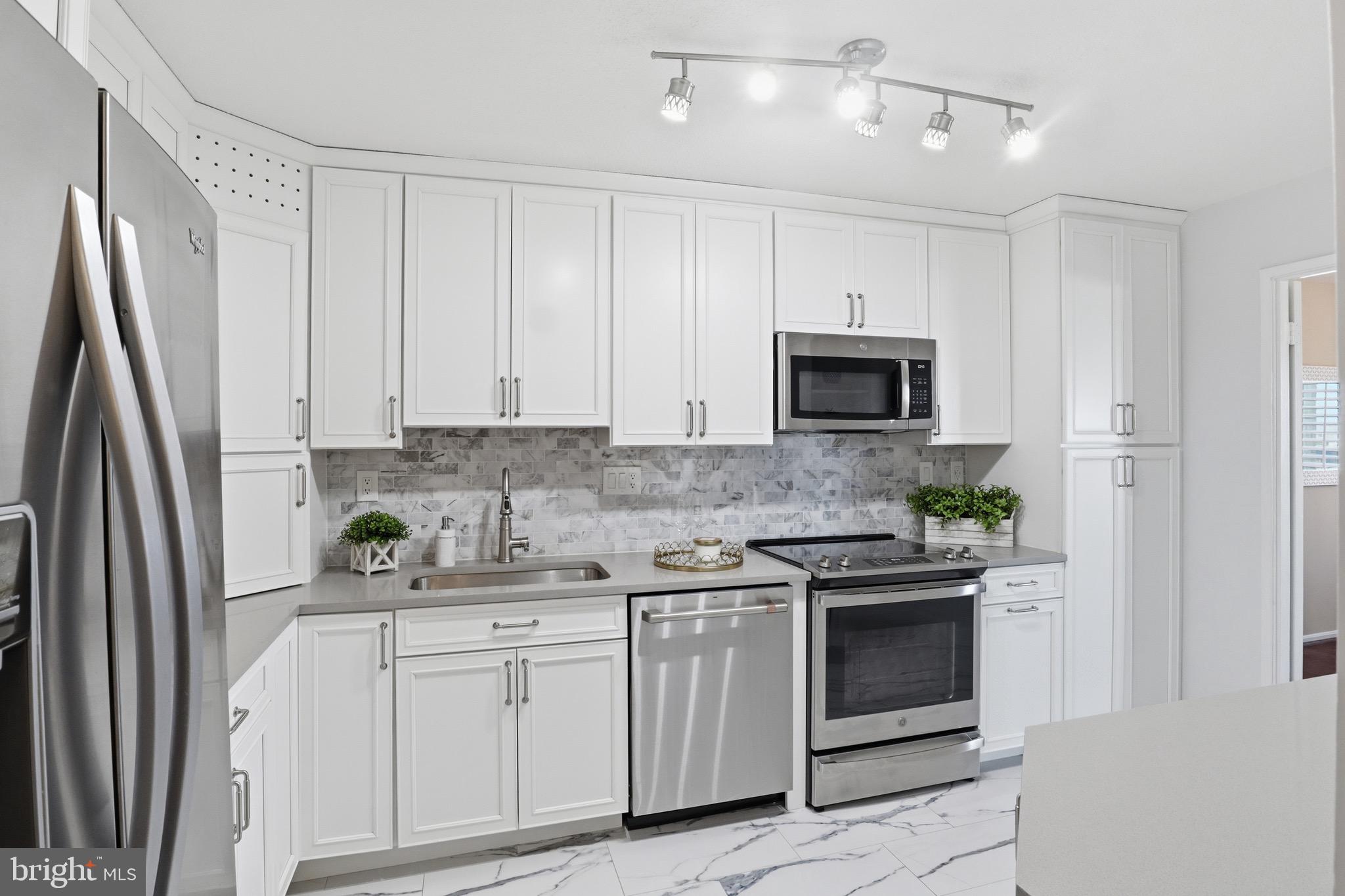 205 YOAKUM PARKWAY 1724