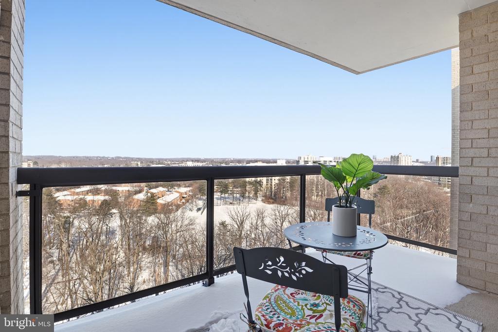 205 YOAKUM PARKWAY 1724