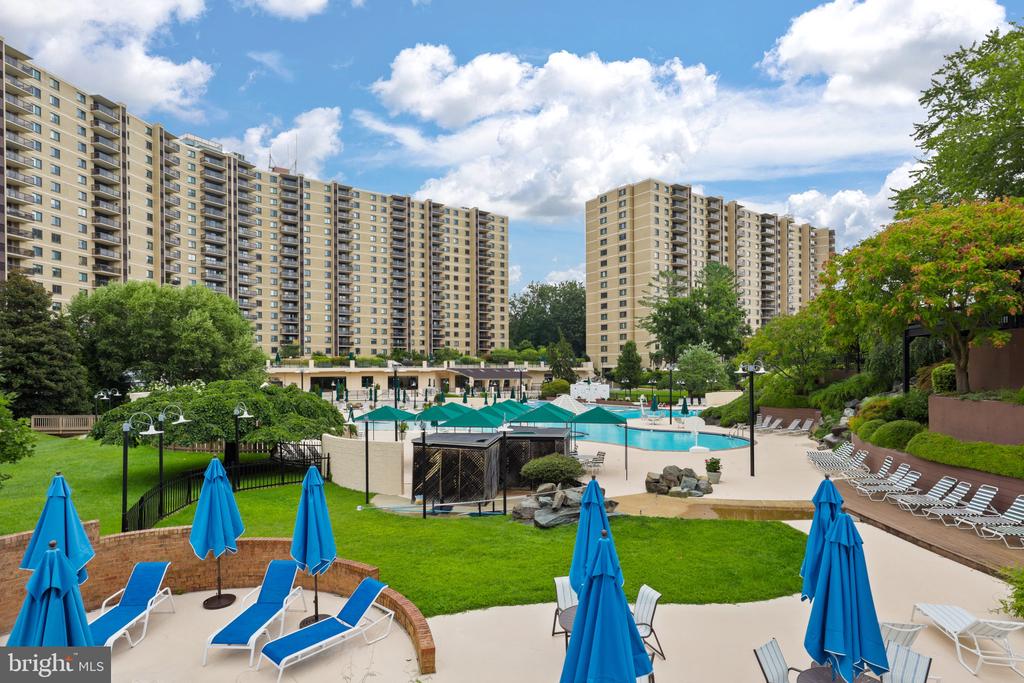 205 YOAKUM PARKWAY 1724