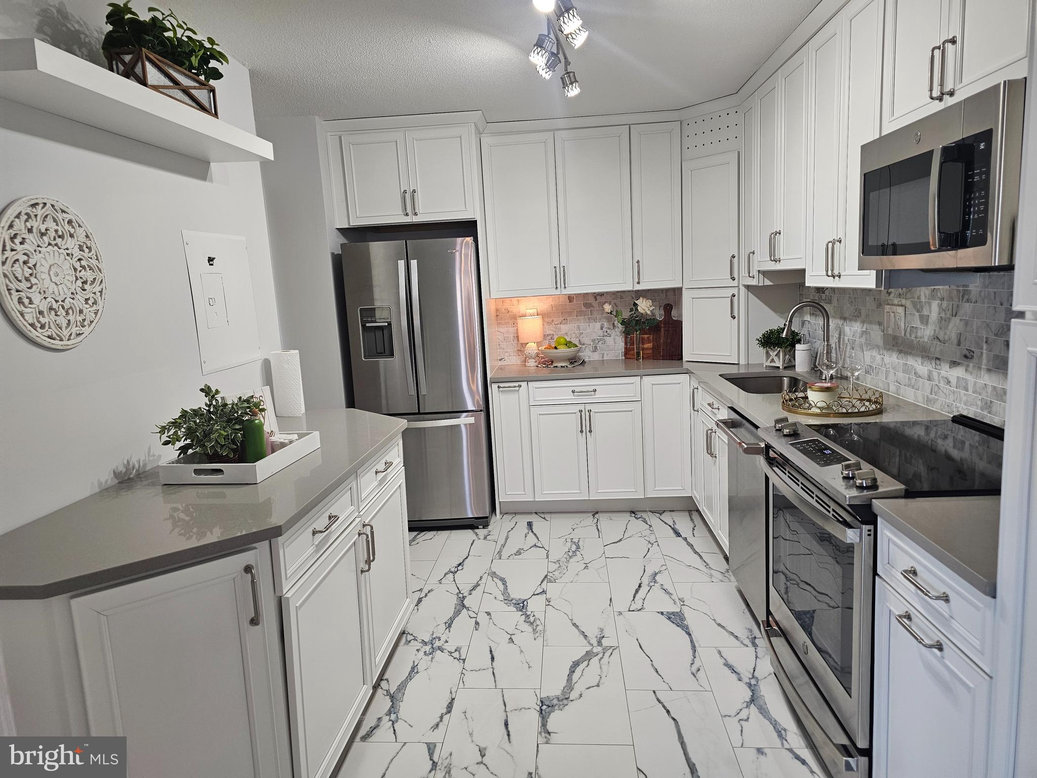 205 YOAKUM PARKWAY 1724