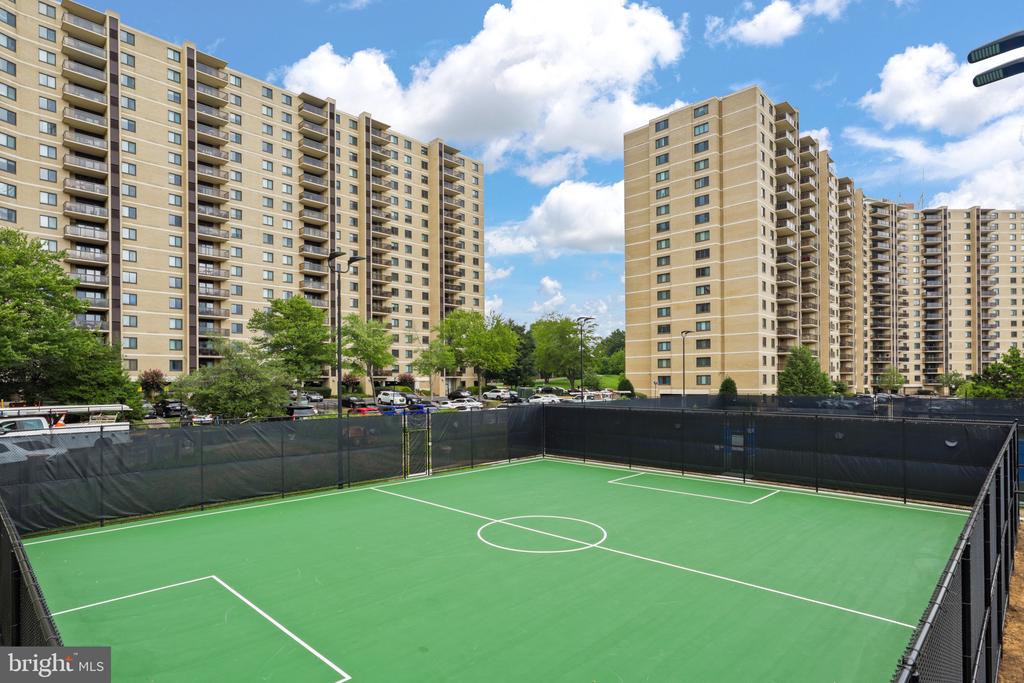 205 YOAKUM PARKWAY 1724