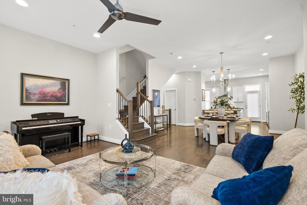1409 VAN VALKENBURGH LANE