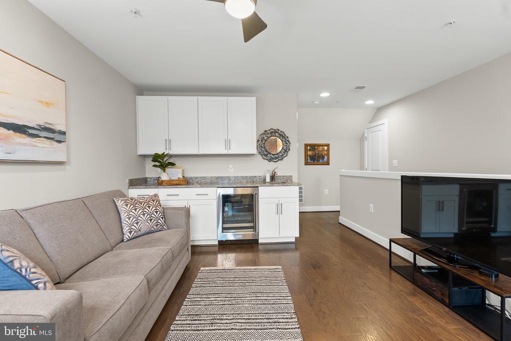 1409 VAN VALKENBURGH LANE