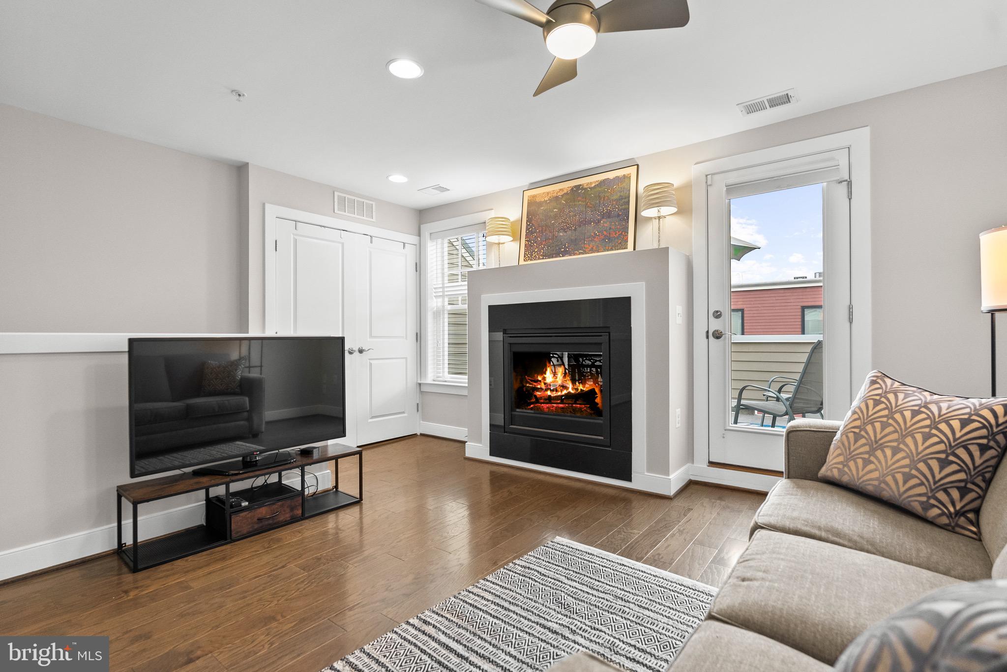 1409 VAN VALKENBURGH LANE