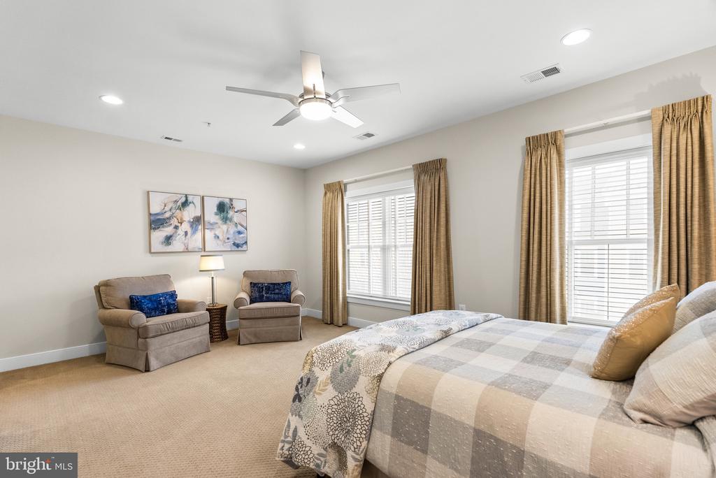 1409 VAN VALKENBURGH LANE