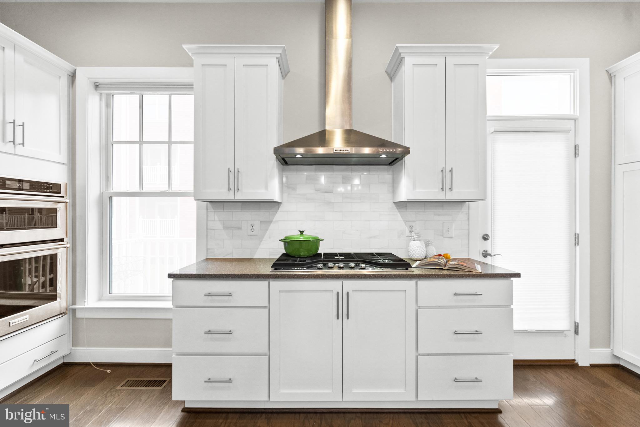 1409 VAN VALKENBURGH LANE