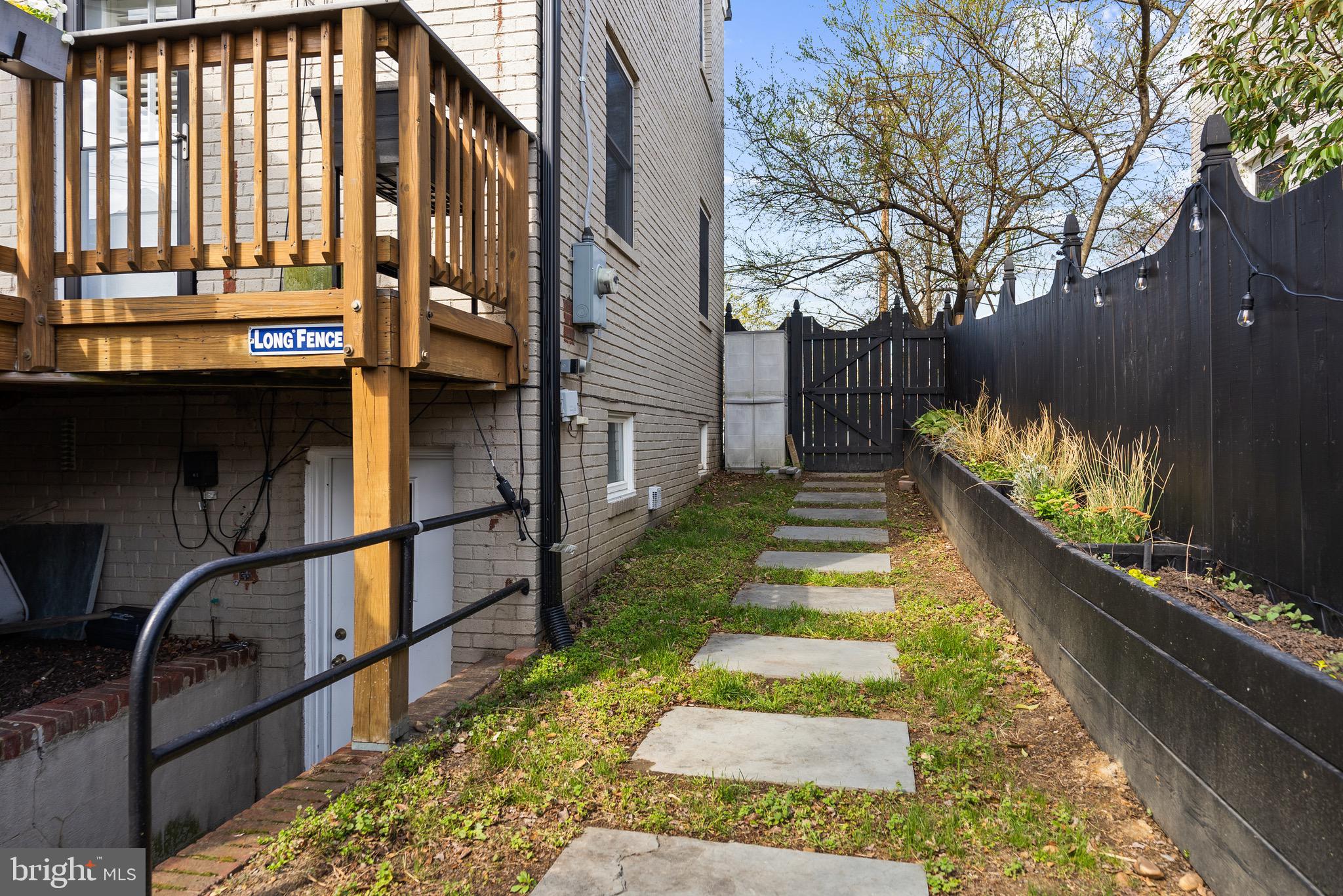 1214 FRANKLIN STREET