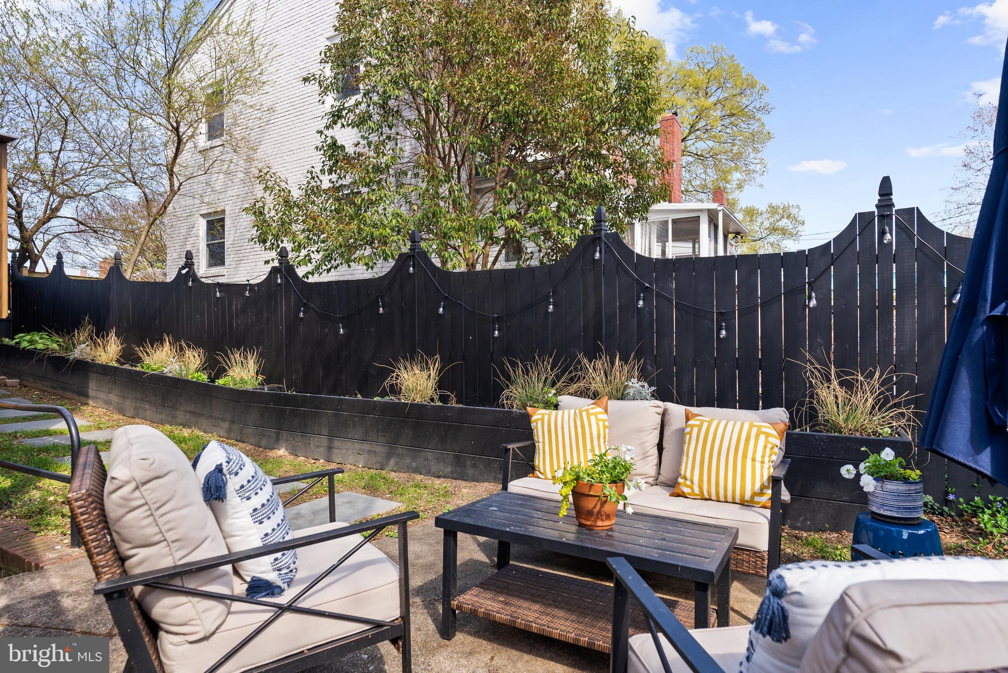 1214 FRANKLIN STREET