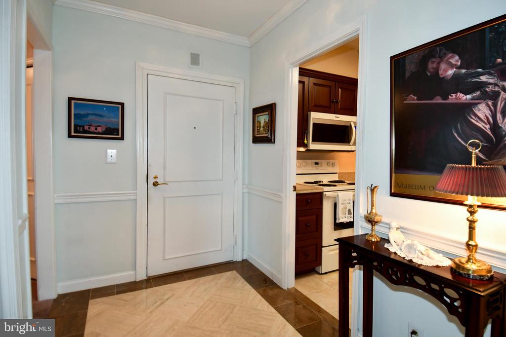 1250 S WASHINGTON STREET Unit: 816