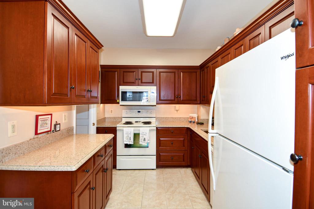 1250 S WASHINGTON STREET Unit: 816