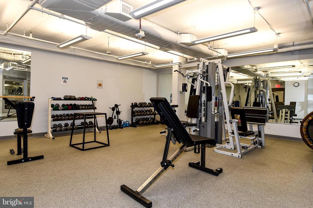 1250 S WASHINGTON STREET Unit: 816