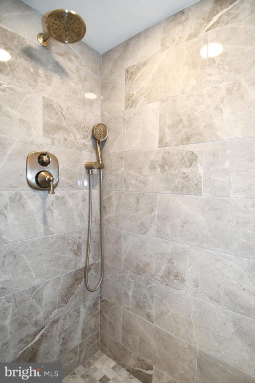 1250 S WASHINGTON STREET Unit: 816