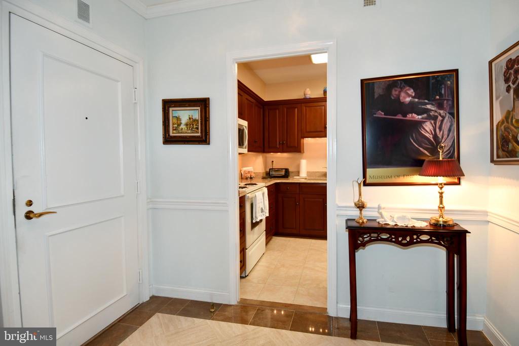 1250 S WASHINGTON STREET Unit: 816