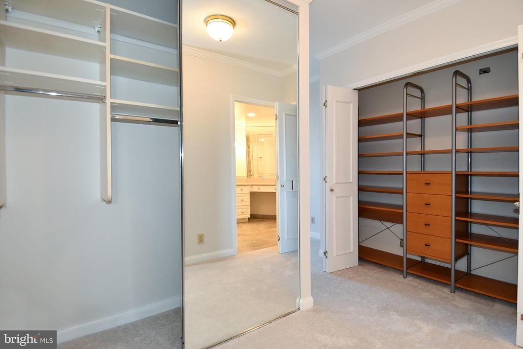 1250 S WASHINGTON STREET Unit: 816