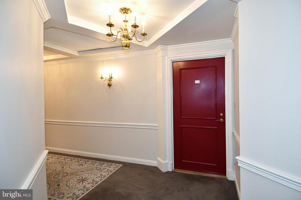 1250 S WASHINGTON STREET Unit: 816